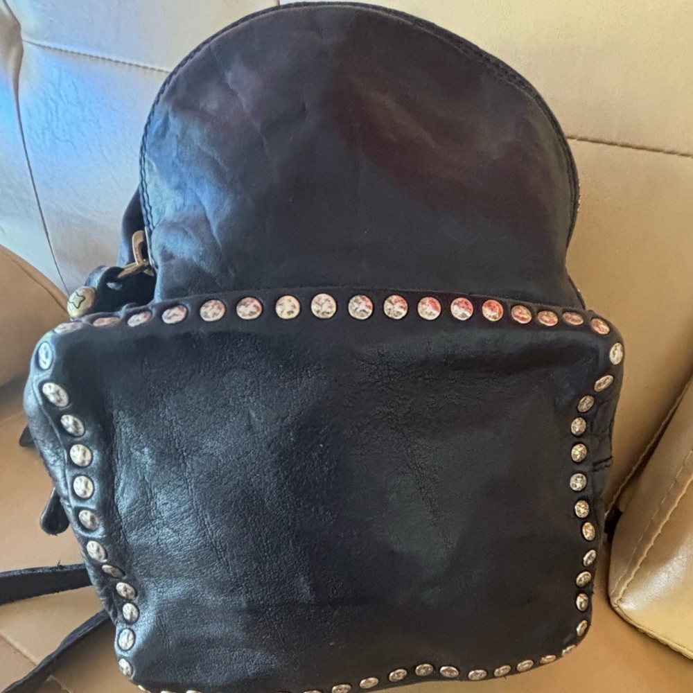 Campomaggi Black Small Backpack with Rivets - Picture 14 of 14